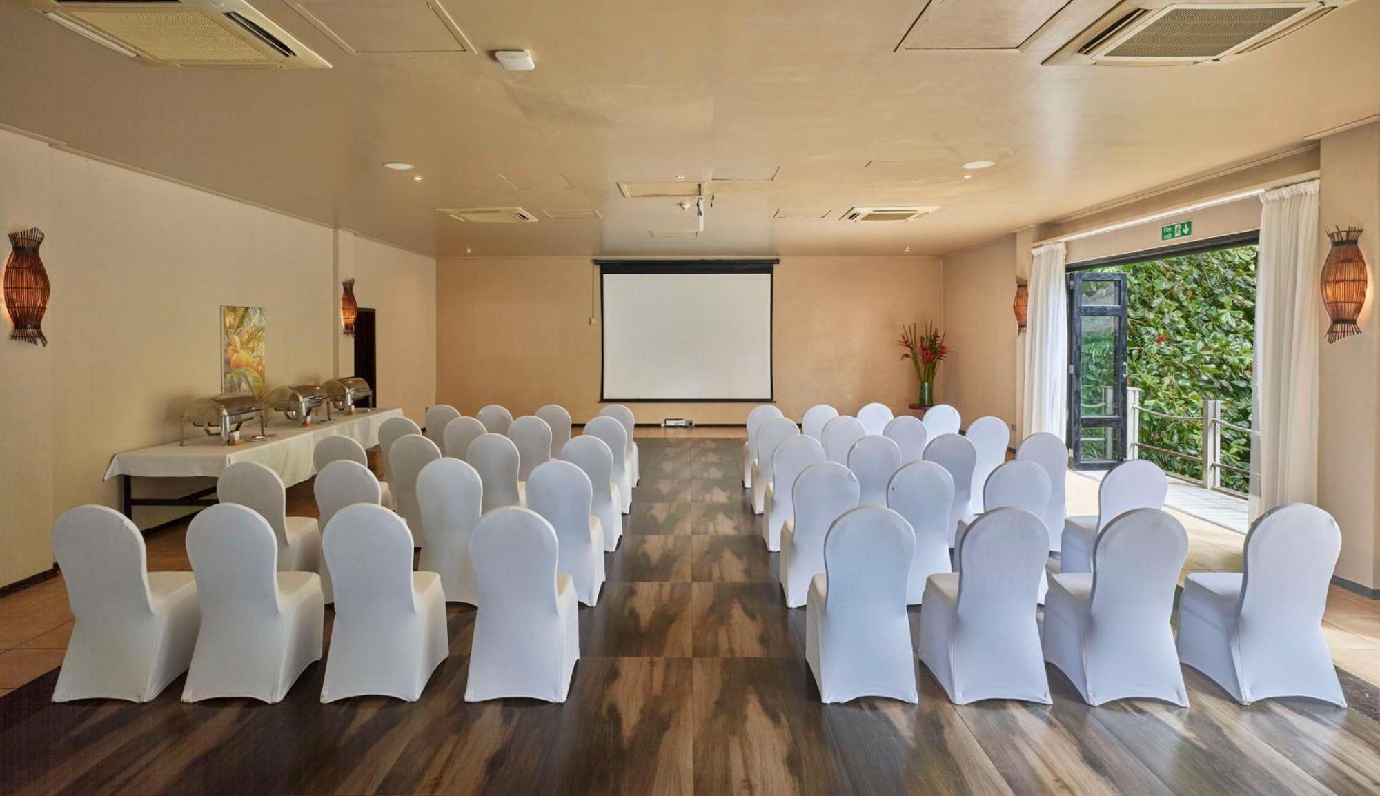 Resort Doubletree By Hilton Seychelles Allamanda & Takamaka