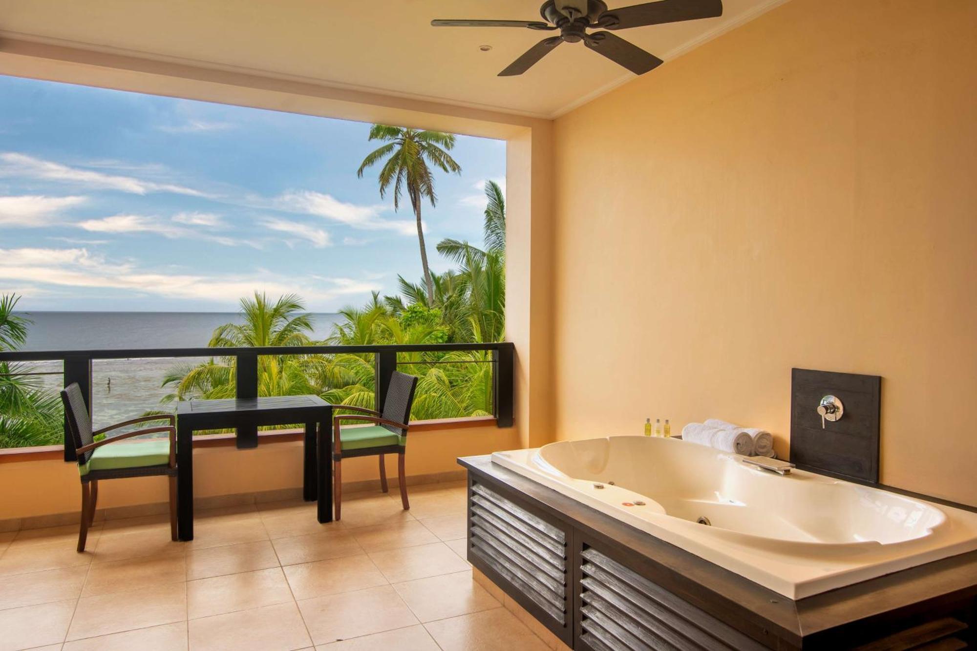 Resort Doubletree By Hilton Seychelles Allamanda &