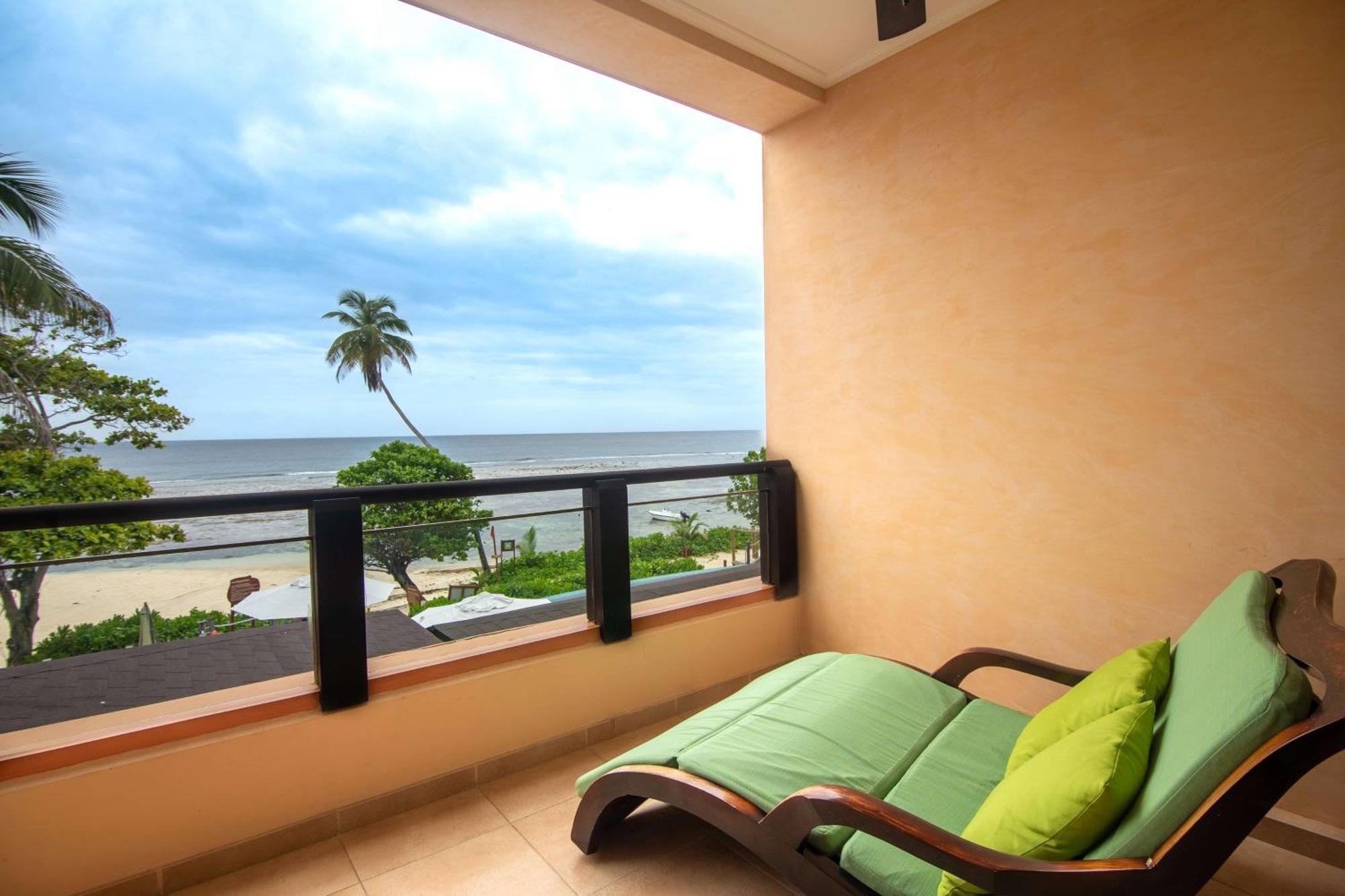 Doubletree By Hilton Seychelles Allamanda & Takamaka